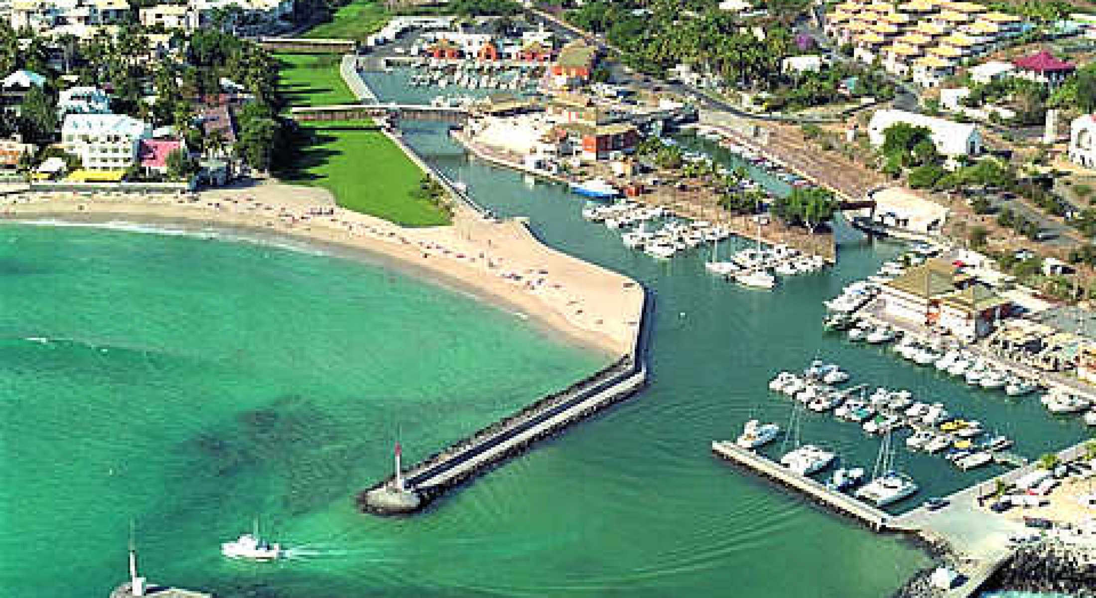 Port De Saint Gilles Les Bains Quai A Lady La Fee